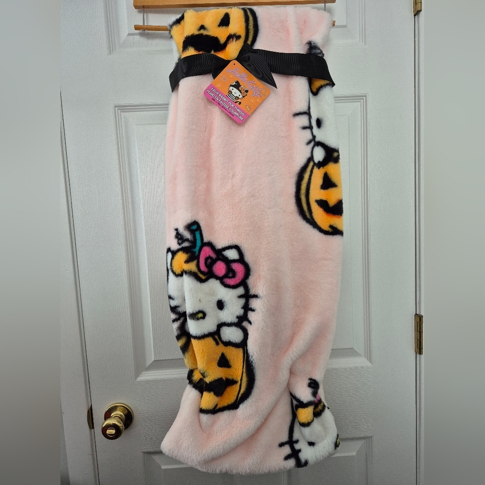Hello Kitty Pumpkin HALLOWEEN FAUX Rabbit FUR THROW PINK BLANKET FALL